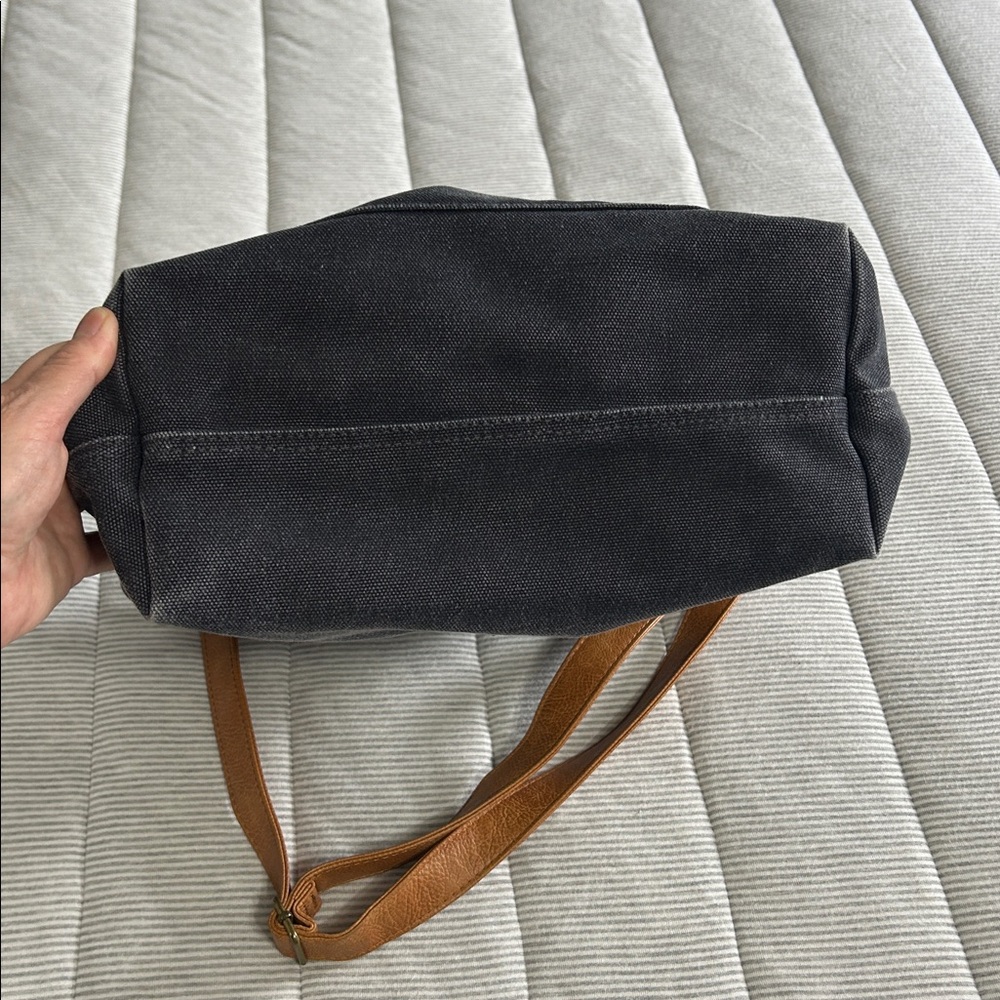 Thirty-One Initial “P” Shoulder Bag Purse Tote - Picture 4 of 12